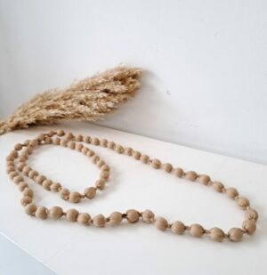 Collar largo bolas beige