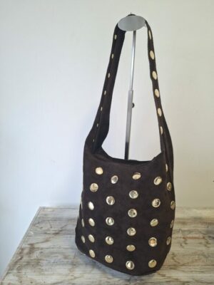 Bolso marrón tachuelas