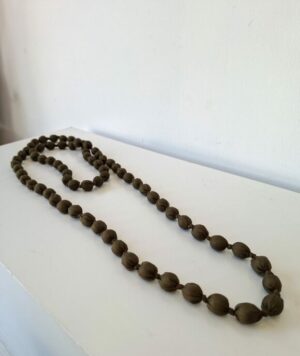 Collar largo bolas verde militar