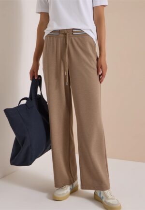 Pantalón recto camel