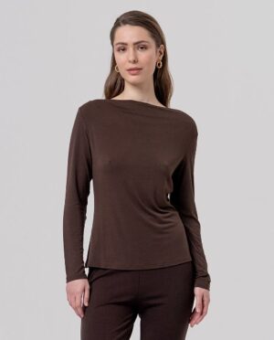 Camiseta cuello barco marrón