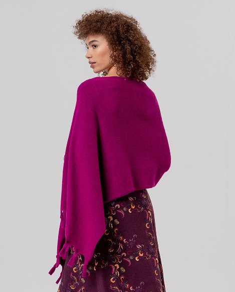 Poncho punto flecos fucsia - Imagen 3